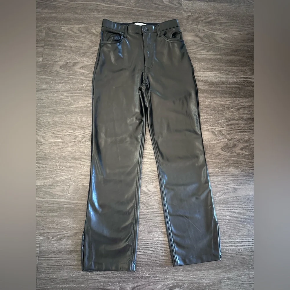 Abercrombie & Fitch 90s Straight Ultra High Rise Vegan Leather Pants SZ 28 NWT